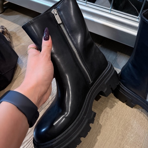 H&M Black Chunky Platform Lug Sole Ankle Boots – Size 38 (US 7.5) - Picture 3 of 4